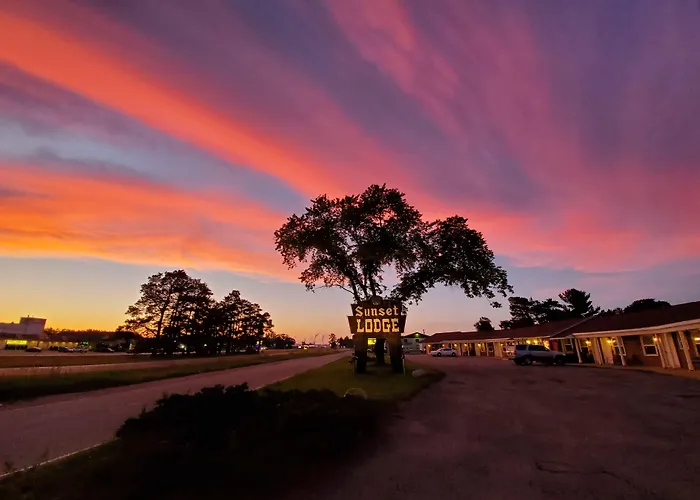Sunset Lodge Escanaba