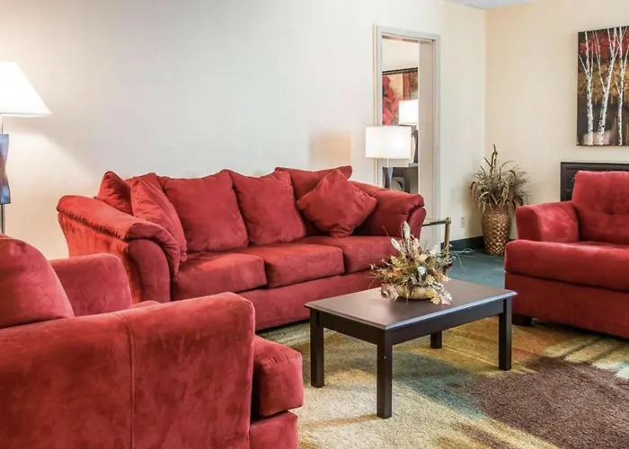 Quality Inn & Suites Escanaba North